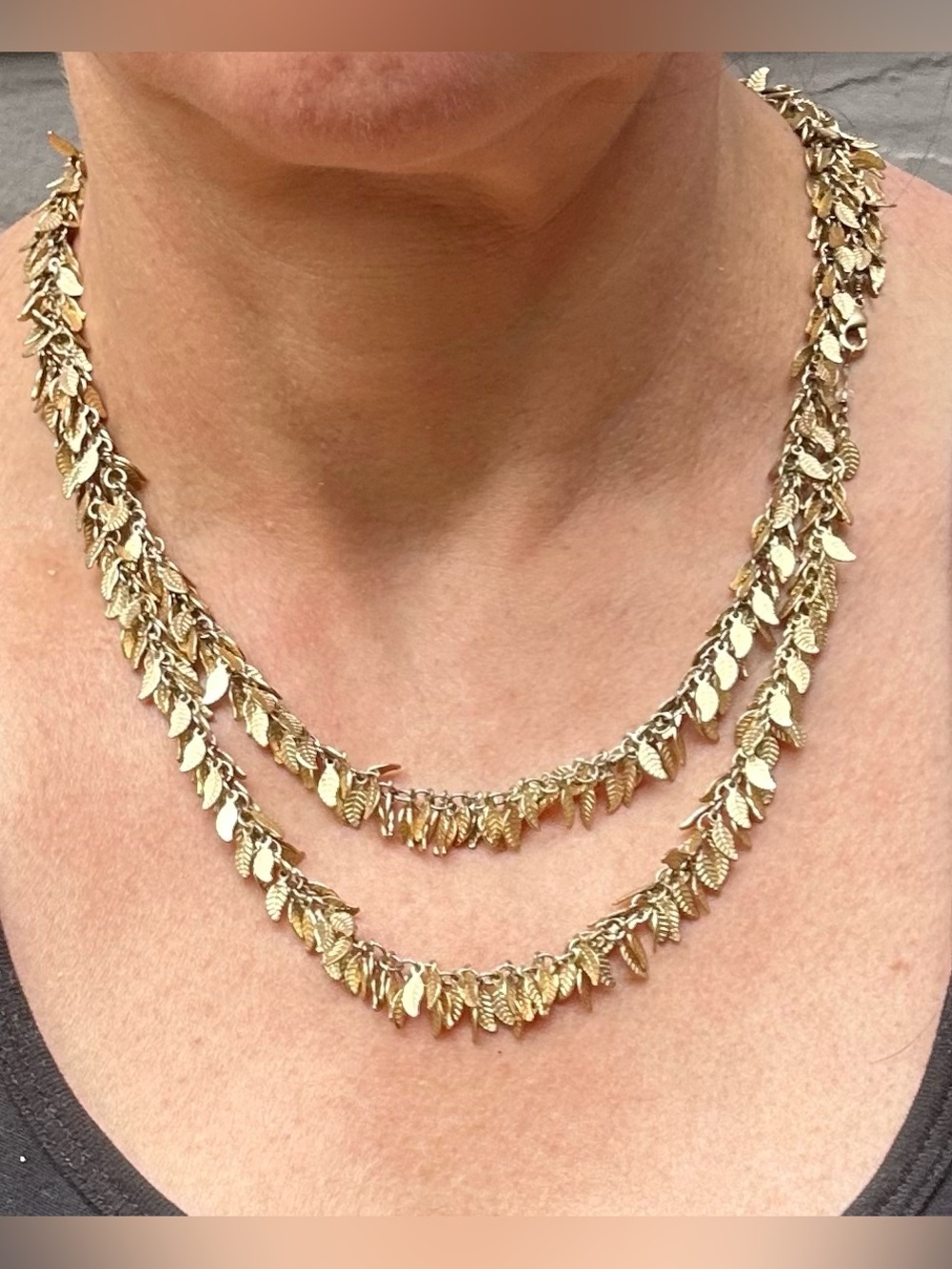 NWOT Gold Shimmering Leaf Necklace